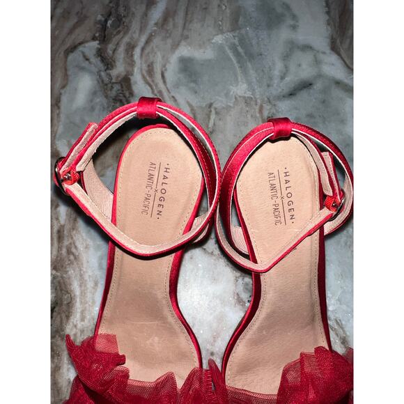 Halogen x Atlantic-Pacific Angelle Ruffle Sandal Heel ~ Women's Size 8.5 - Picture 6 of 7